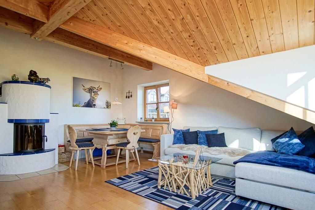 Luxury Living Near Weissensee +Balcony +Netflix Füssen Dış mekan fotoğraf